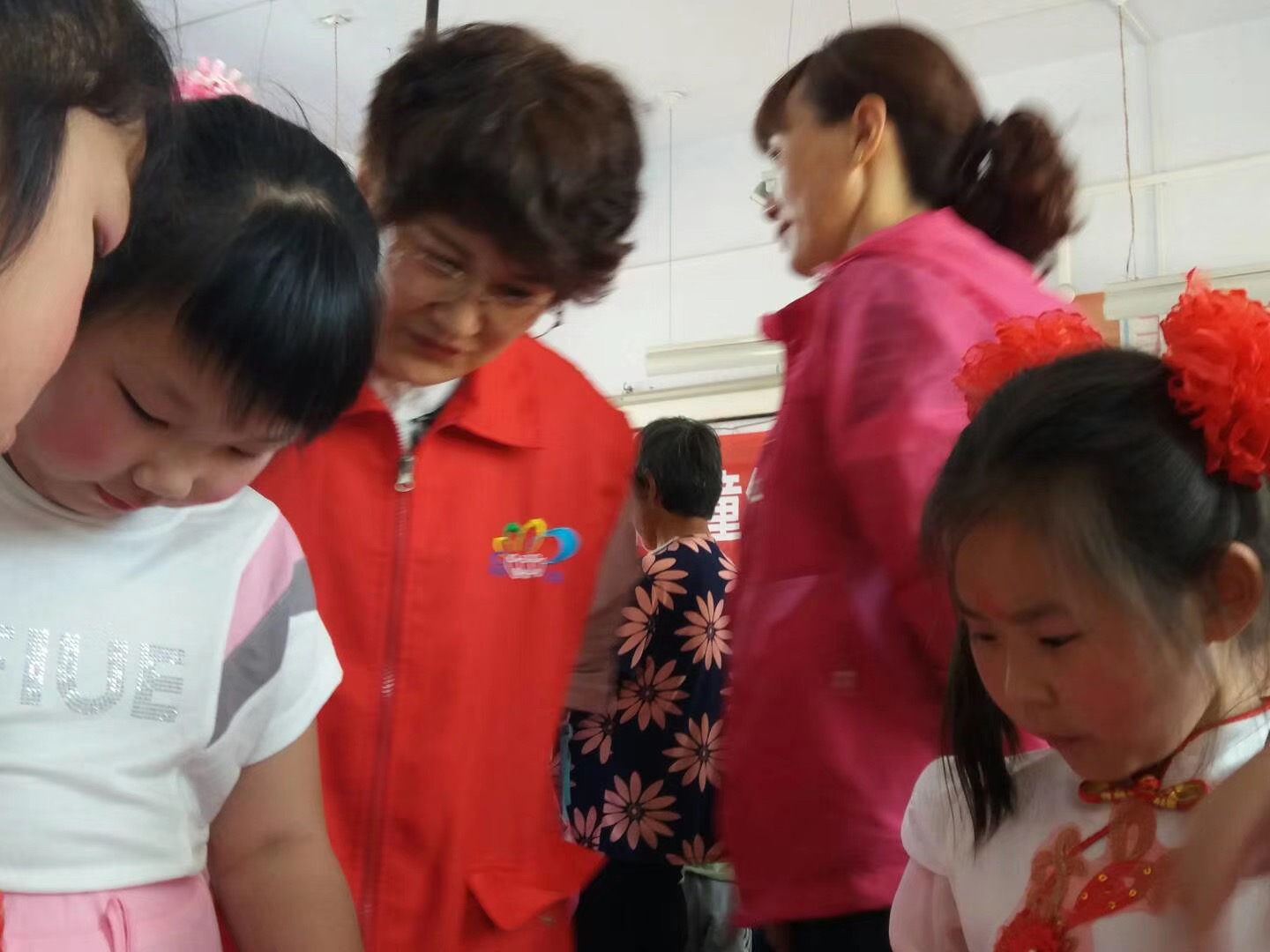 2019.05.31手拉手公益联合阳光贝贝优贝城集团走进黄前镇大地小学的活动总结