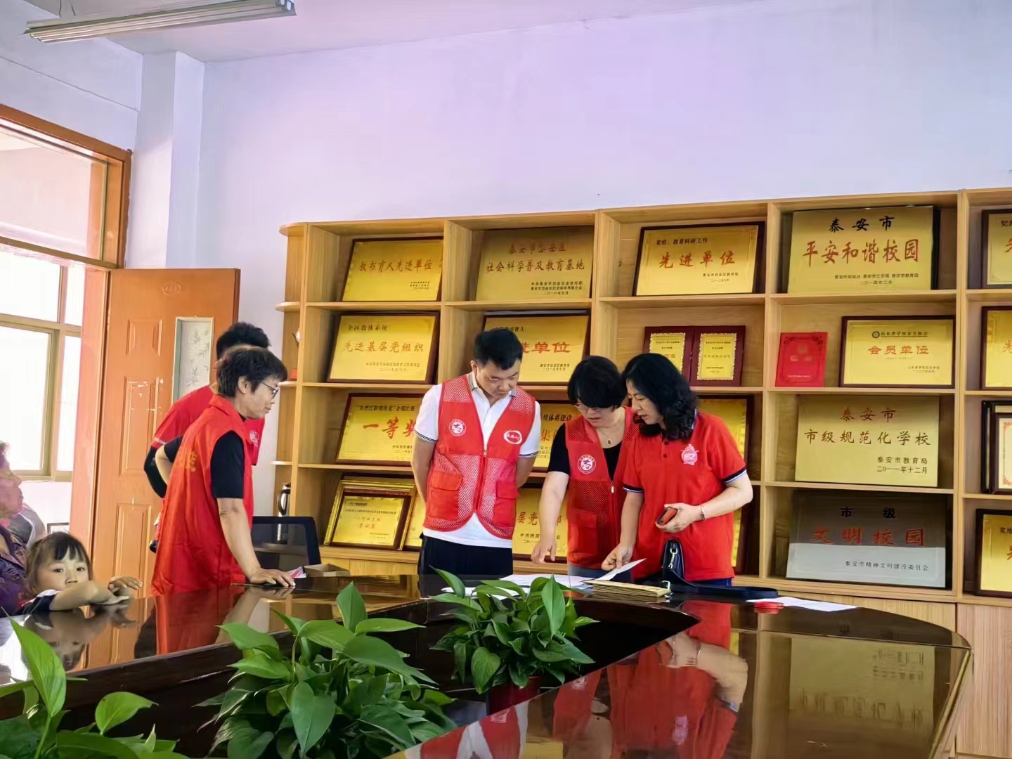 2023.06.01微爱助学第470期联合泰安市未成年人保护中心走进祝阳镇中心小学共庆六一活动总结